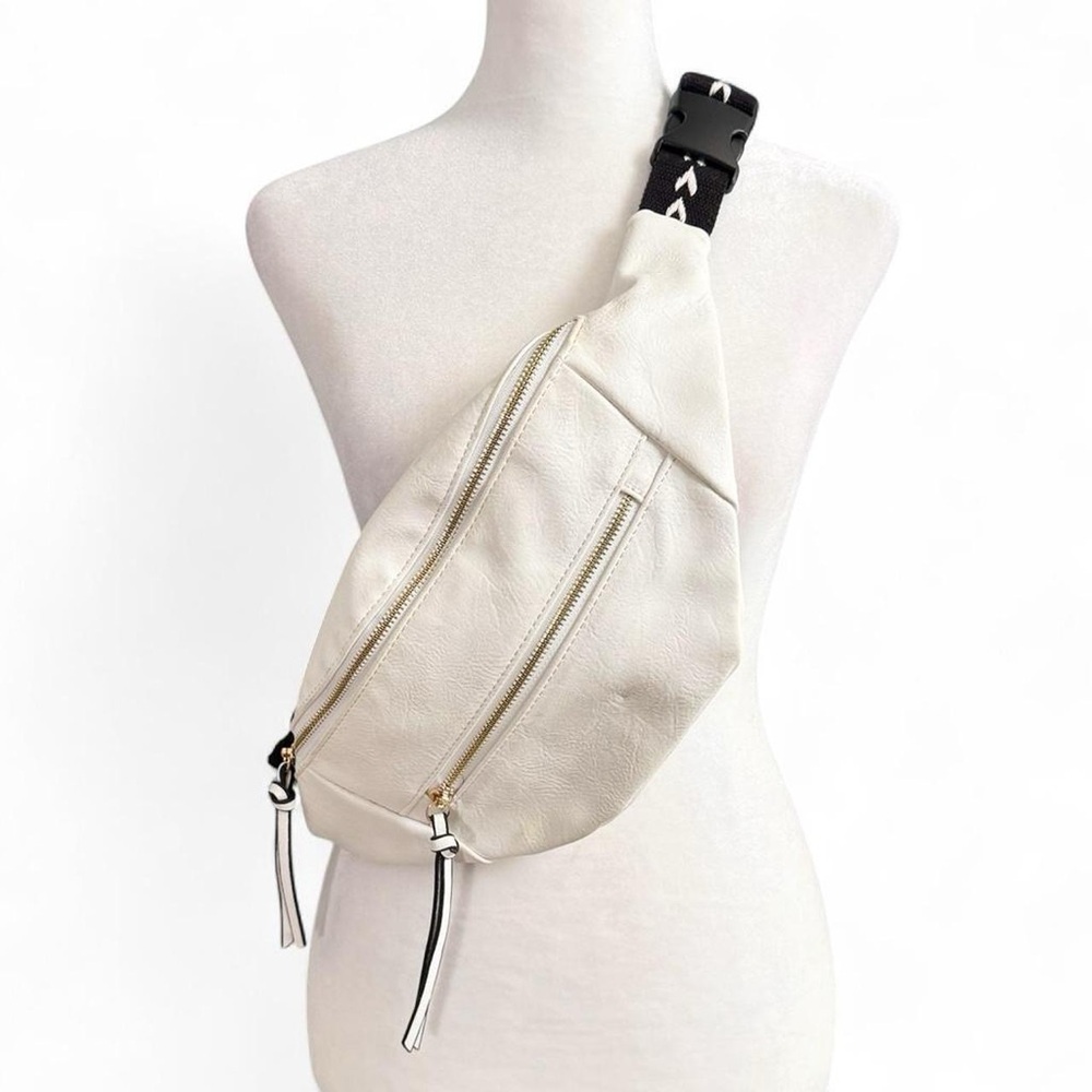 White Belt Bag Fanny Pack Crossbody Adjustable Strap Gold Zipper